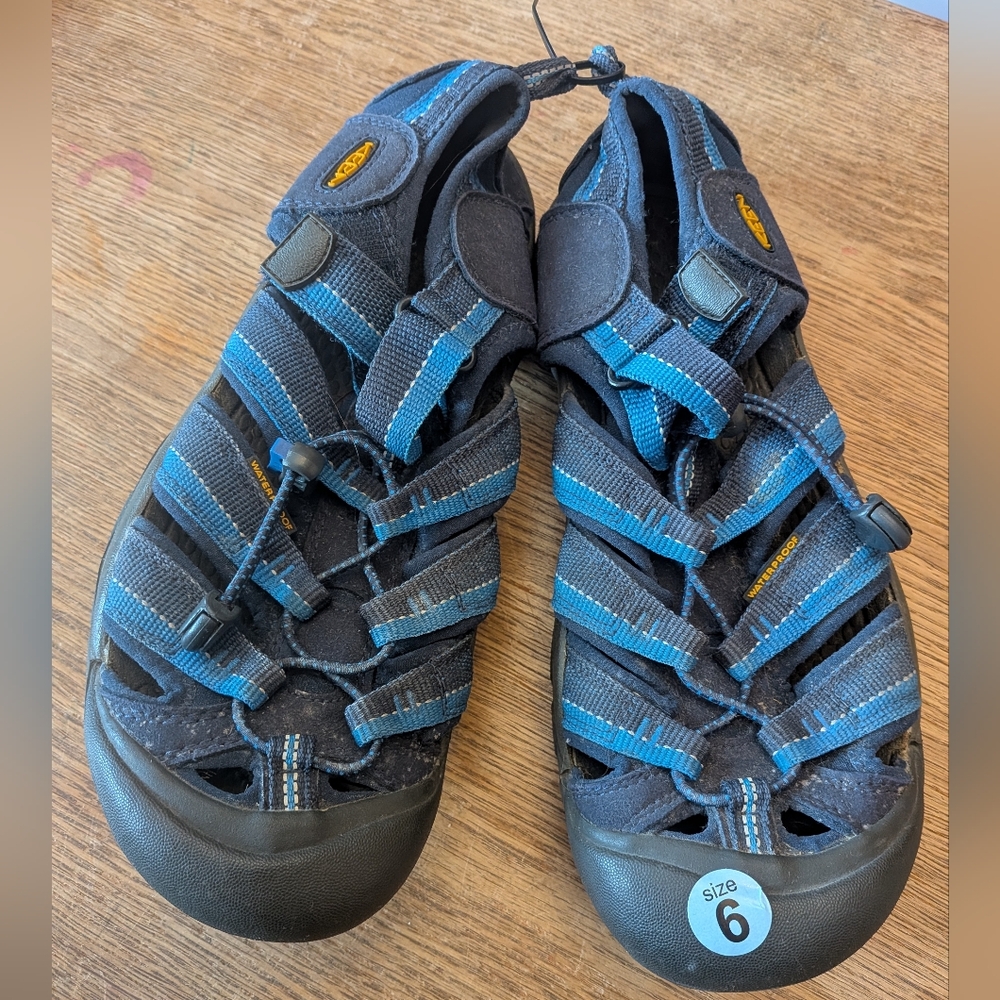 Keen Kids Black and Blue Sandals Size Big Kids 6